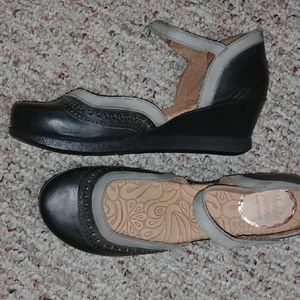 Wanda Panda wedge shoes